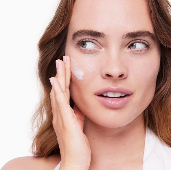 MERVEILLANCE LIFT (CREMA DE DÍA ANTIEDAD REAFIRMANTE)